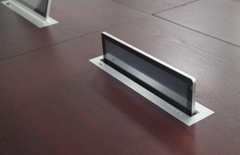 Tono ID 1 Retractable Monitor Lift with Touch monitor (2)